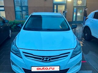 2015 Hyundai Solaris I Рестайлинг, белый, 600000 рублей, вид 4