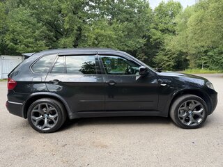 2010 BMW X5 40d II (E70) Рестайлинг, чёрный, 2000000 рублей, вид 4