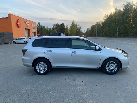 2011 Toyota Corolla Fielder X (E140, E150) Рестайлинг, серый, 880000 рублей - вид 12