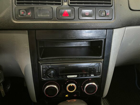 1999 Volkswagen Golf IV, жёлтый - вид 6