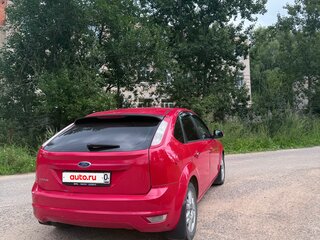 2010 Ford Focus II Рестайлинг, красный, 540000 рублей, вид 4