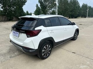 2022 Toyota Yaris L XP150 Рестайлинг, белый, 1468395 рублей, вид 4