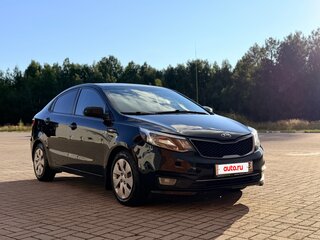 2016 Kia Rio III Рестайлинг, чёрный, 700000 рублей, вид 2