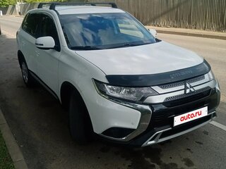 2020 Mitsubishi Outlander III Рестайлинг 3, белый, 1800000 рублей, вид 3