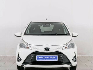 2017 Toyota Vitz III (XP130) Рестайлинг 2, белый, 899000 рублей, вид 2