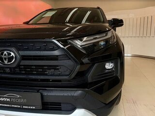 2025 Toyota RAV4 V (XA50), чёрный, 3975000 рублей, вид 4