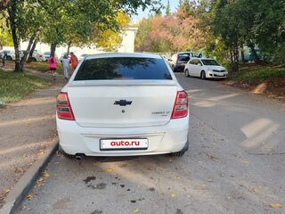 2013 Chevrolet Cobalt II, белый, 600000 рублей, вид 3