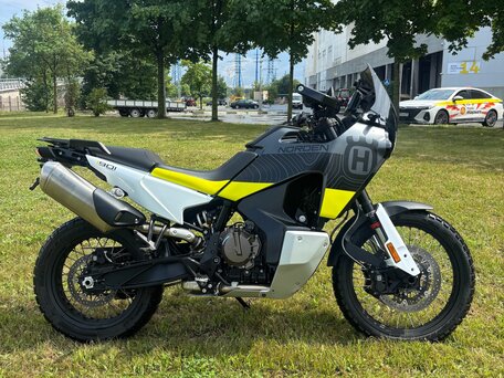 2023 Husqvarna Norden 901, серый, 1120000 рублей, вид 2