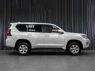 2020 Toyota Land Cruiser Prado 150 Series Рестайлинг 2, белый, 4499000 рублей, вид 5
