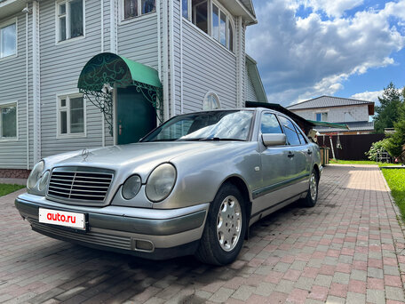 1998 Mercedes-Benz E-Класс 240 II (W210, S210), серебристый, 550000 рублей, вид 1