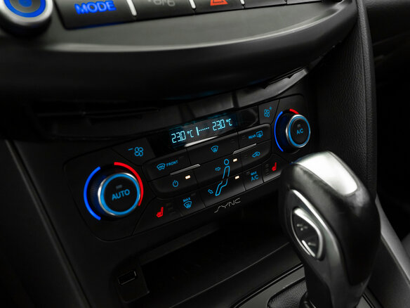 2018 Ford Focus III Рестайлинг, белый, 1420000 рублей - вид 17