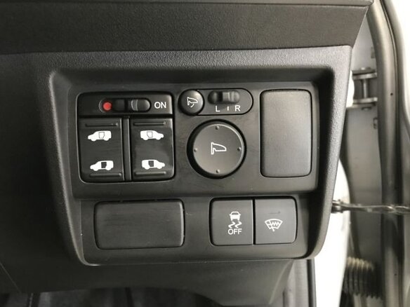2014 Honda Freed I Рестайлинг 2, серебристый - вид 22