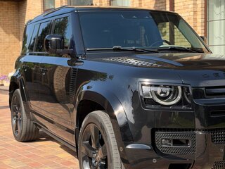 2021 Land Rover Defender 110 II, чёрный, 8700000 рублей, вид 3