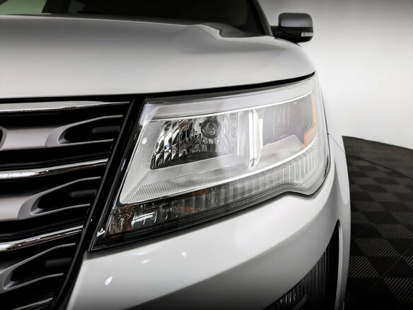 2018 Ford Explorer V Рестайлинг, серебристый, 3595000 рублей - вид 17