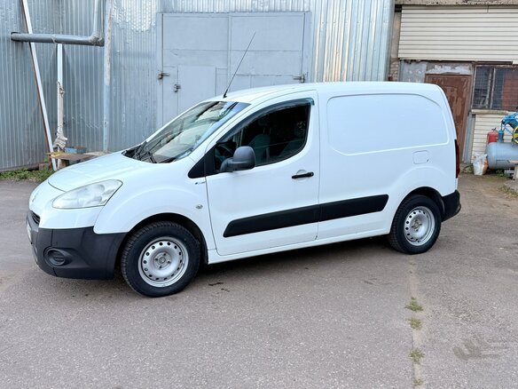 2013 Peugeot Partner, белый, 888000 рублей
