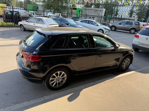 2013 Audi A3 III (8V), чёрный - вид 2