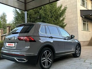 2021 Volkswagen Tiguan II Рестайлинг, серый, 3850000 рублей, вид 3