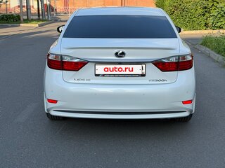 2015 Lexus ES 300h VI, белый, 2050000 рублей, вид 2