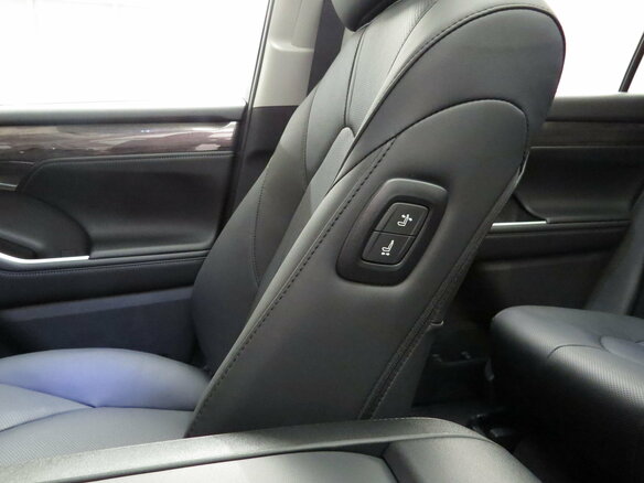 2025 Toyota Highlander IV (XU70), чёрный, 5780000 рублей - вид 25