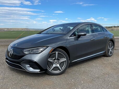 2025 Mercedes-Benz EQE 500, серый, 6340000 рублей, вид 3