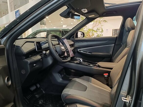 2026 Geely Cityray, серый - вид 5
