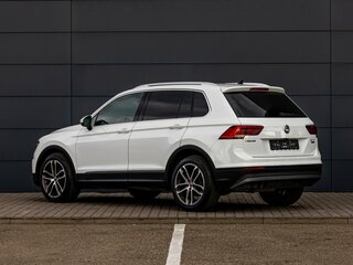 2017 Volkswagen Tiguan II, белый, 2195000 рублей, вид 4