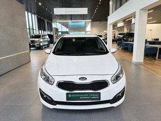 2017 Kia Ceed II Рестайлинг, белый, 1379000 рублей, вид 2