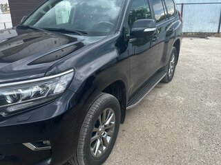 2020 Toyota Land Cruiser Prado 150 Series Рестайлинг 2, чёрный, 6000000 рублей, вид 4