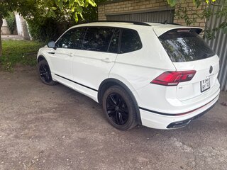 2021 Volkswagen Tiguan Allspace II Рестайлинг, белый, 3000000 рублей, вид 3