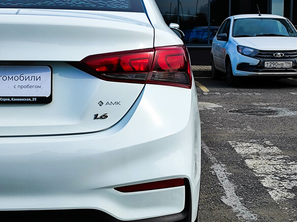 2018 Hyundai Solaris II, белый, 1049400 рублей - вид 5