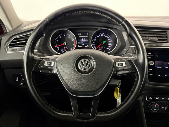 2019 Volkswagen Tiguan II, красный, 1850000 рублей - вид 8