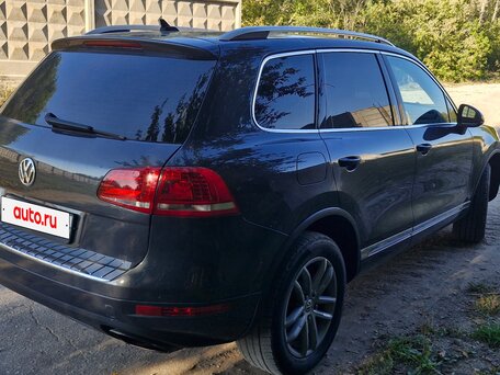 2013 Volkswagen Touareg II, серый, 1865000 рублей, вид 4