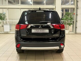 2017 Mitsubishi Outlander III Рестайлинг 2, чёрный, 1696000 рублей, вид 4