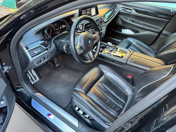 2018 BMW 7 серии 740d xDrive VI (G11/G12), чёрный, 3700000 рублей - вид 15