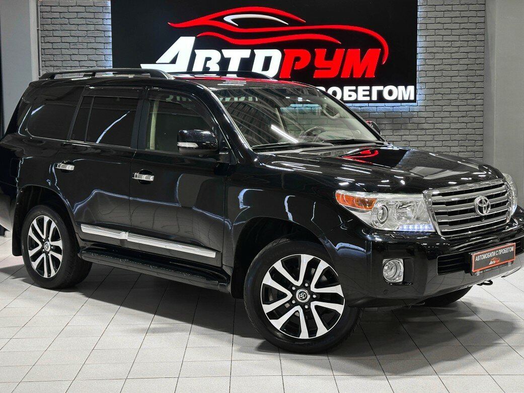 Открыть фотографии: Toyota Land Cruiser 200 Series Рестайлинг 1