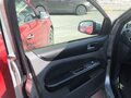 2010 Ford Focus II Рестайлинг, серебристый, 430000 рублей - вид 7