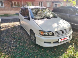 1998 Toyota Ipsum I (M10), бежевый, 650000 рублей, вид 2
