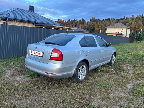 2011 Skoda Octavia II (A5) Рестайлинг, серебристый, 990000 рублей - вид 3
