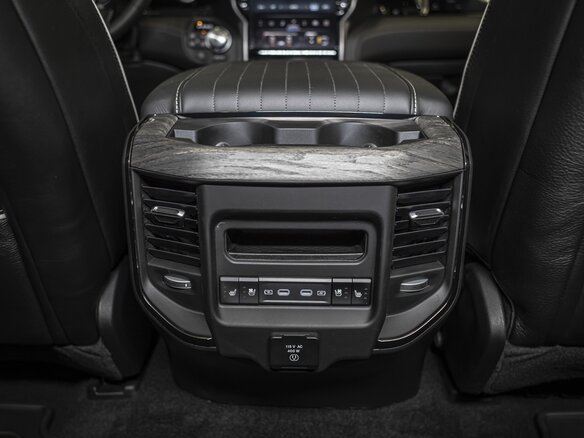 2026 Ram 1500 Crew Cab V Рестайлинг, чёрный - вид 29
