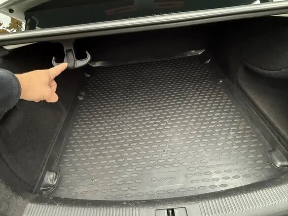 2009 Audi A4 IV (B8), белый - вид 9