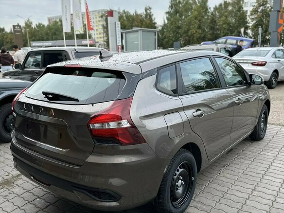 2026 Lada (ВАЗ) Iskra SW, коричневый - вид 3