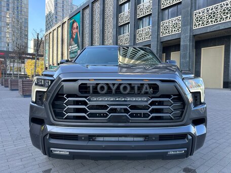 2026 Toyota Sequoia III, серый, 15469000 рублей, вид 2