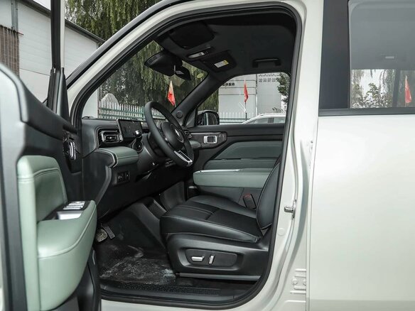 2026 Baojun Yep Plus, серый, 1740000 рублей - вид 8