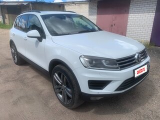 2015 Volkswagen Touareg II Рестайлинг, белый, 3000000 рублей, вид 1