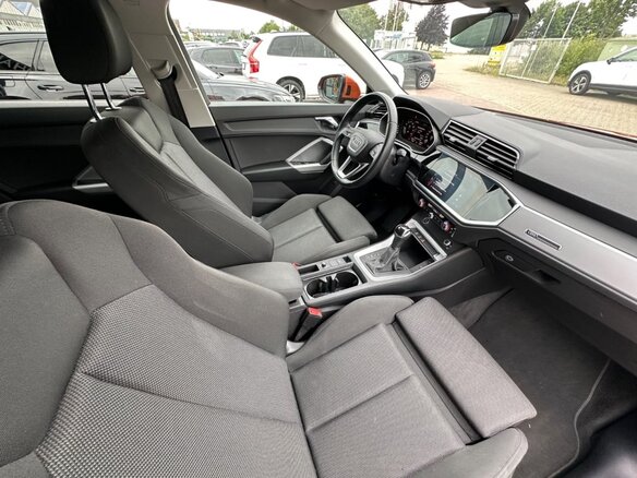 2022 Audi Q3 35 TFSI II (F3), оранжевый, 2790000 рублей - вид 23