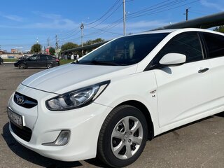2012 Hyundai Solaris I, белый, 725000 рублей, вид 1