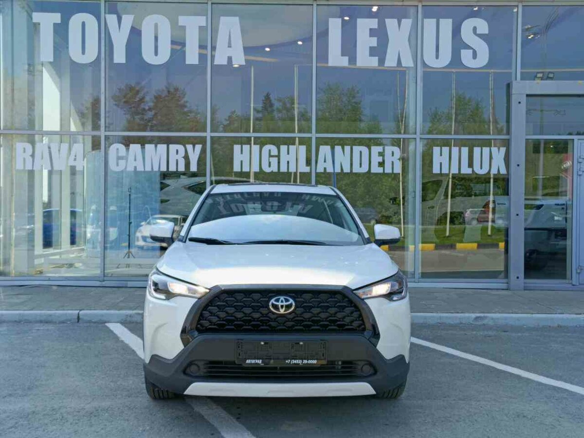Открыть фотографии: Toyota Corolla Cross I