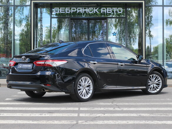 2020 Toyota Camry VIII (XV70), чёрный - вид 2
