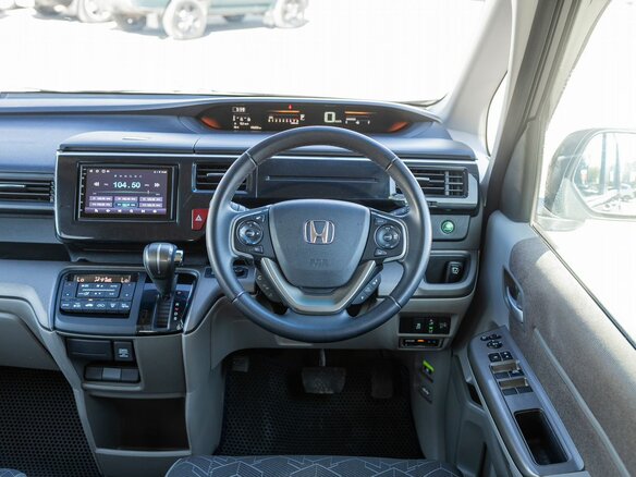 2020 Honda Stepwgn V Рестайлинг, серый, 2299000 рублей - вид 16