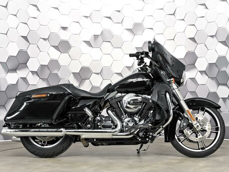 2013 Harley-Davidson Street Glide, чёрный, 1395000 рублей, вид 3